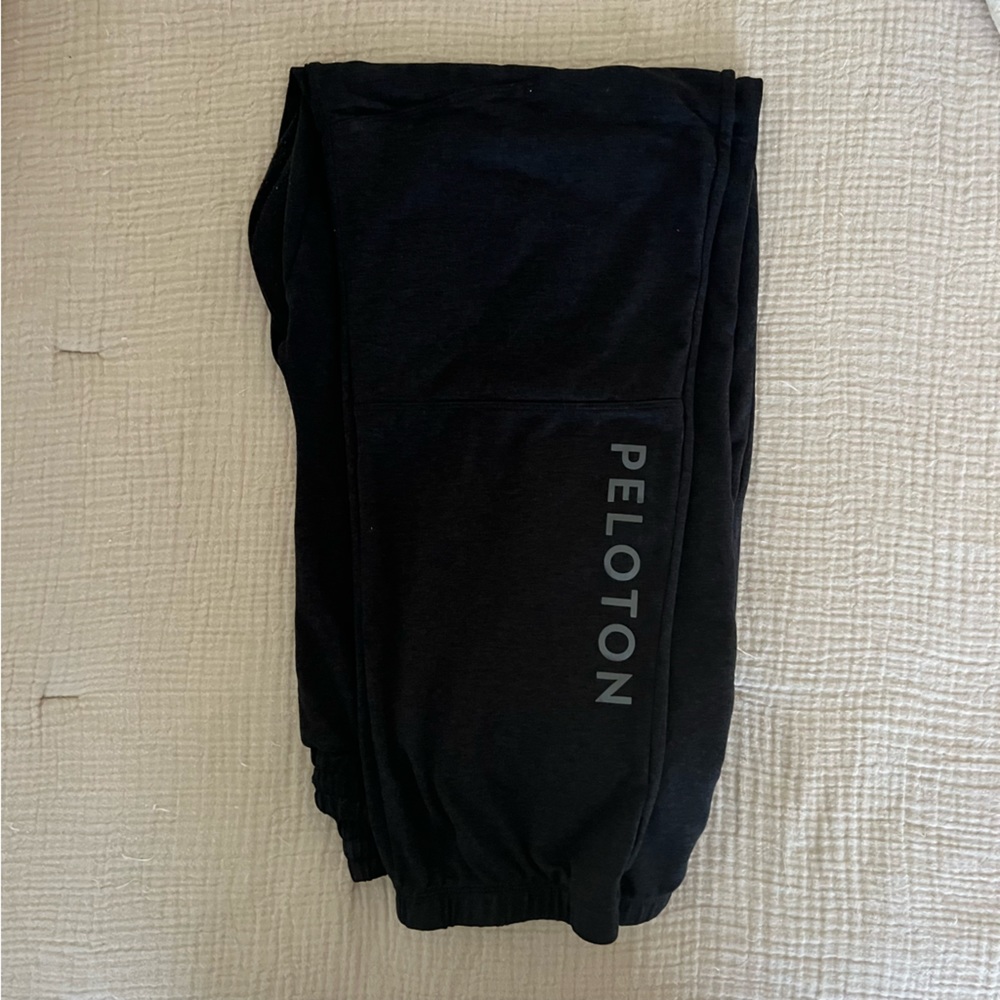 Peloton nualime joggers